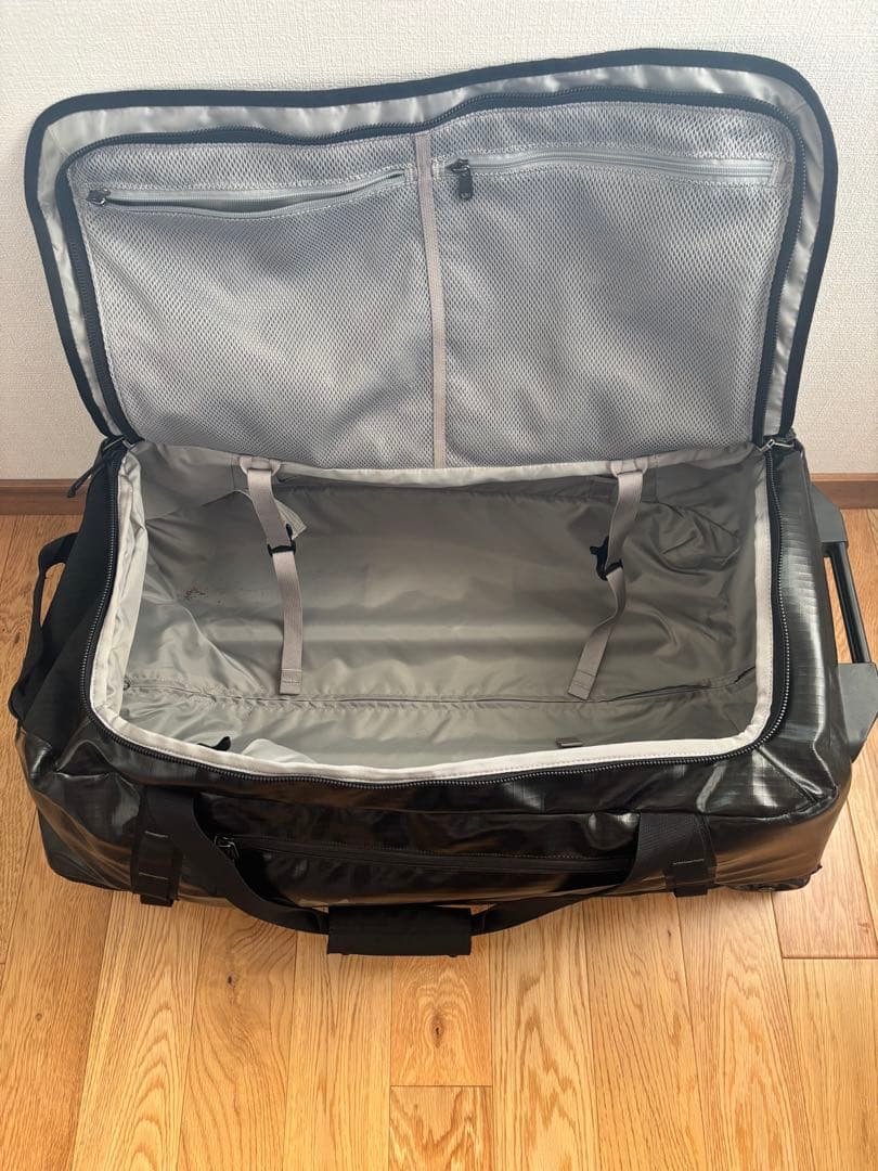 patagoniaブラックホール70L WHEELED DUFFEL