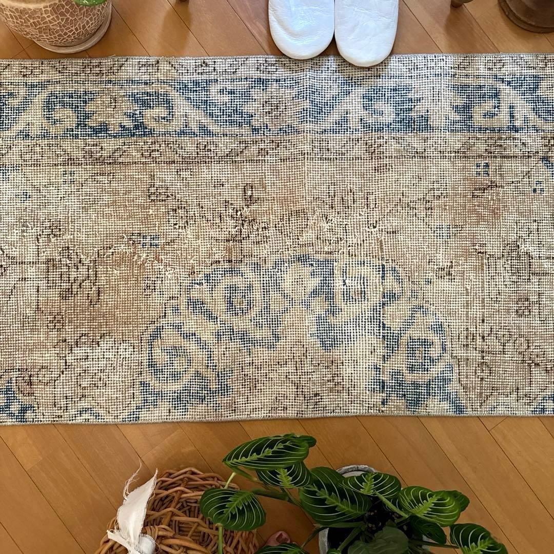 57×106 淡いミルクティー　神秘的ブルー　トルコヴィンテージラグ