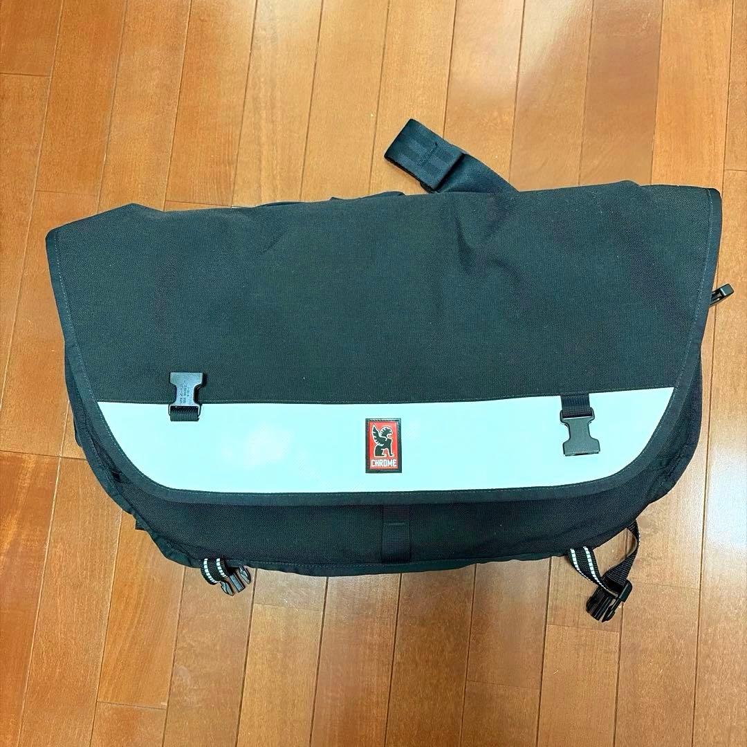 【美品ほぼ未使用】　防水　大容量　CHROME クローム　メッセンジャーバッグ