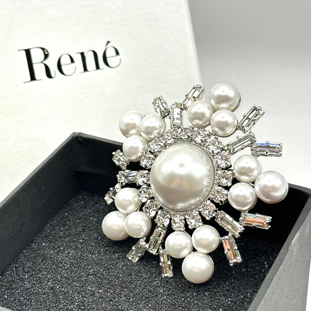 Rene ルネ ブローチ フェイクパール ビジュー シルバーカラー