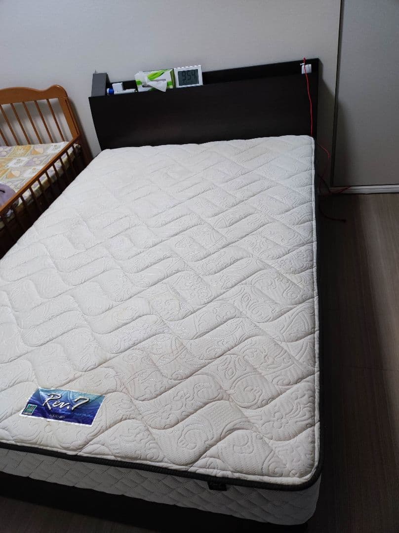 ダブルベッド　東京ベッド　フレーム、マットレスセット　引き取り限定