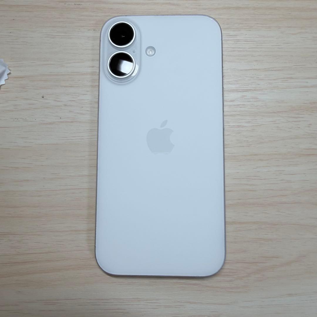 美品 iPhone16 ホワイト SIMフリー 保護フィルム付きケースおまけ