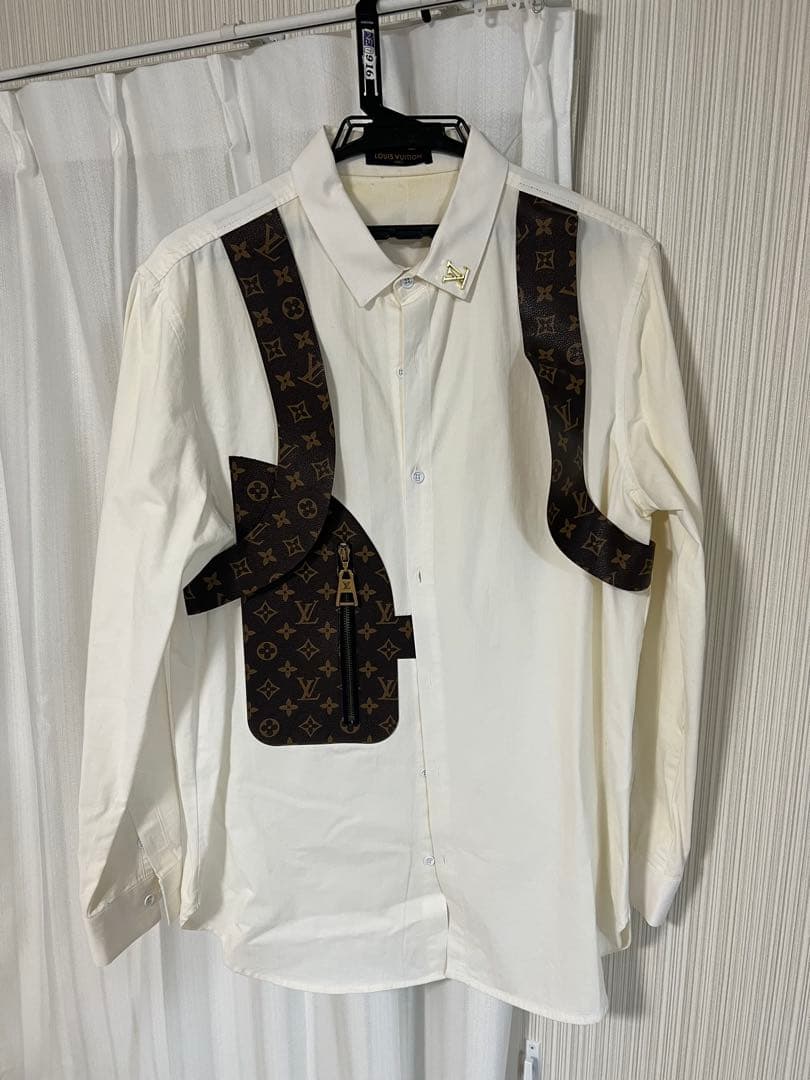 Louis Vuitton ハーネス付きホワイトシャツ