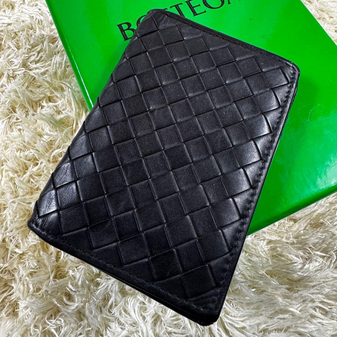 人気✨ボッテガヴェネタ　カードケース　二つ折り　イントレチャート　黒　レザー