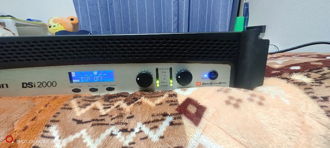 Amcron DSi2000 パワーアンプ