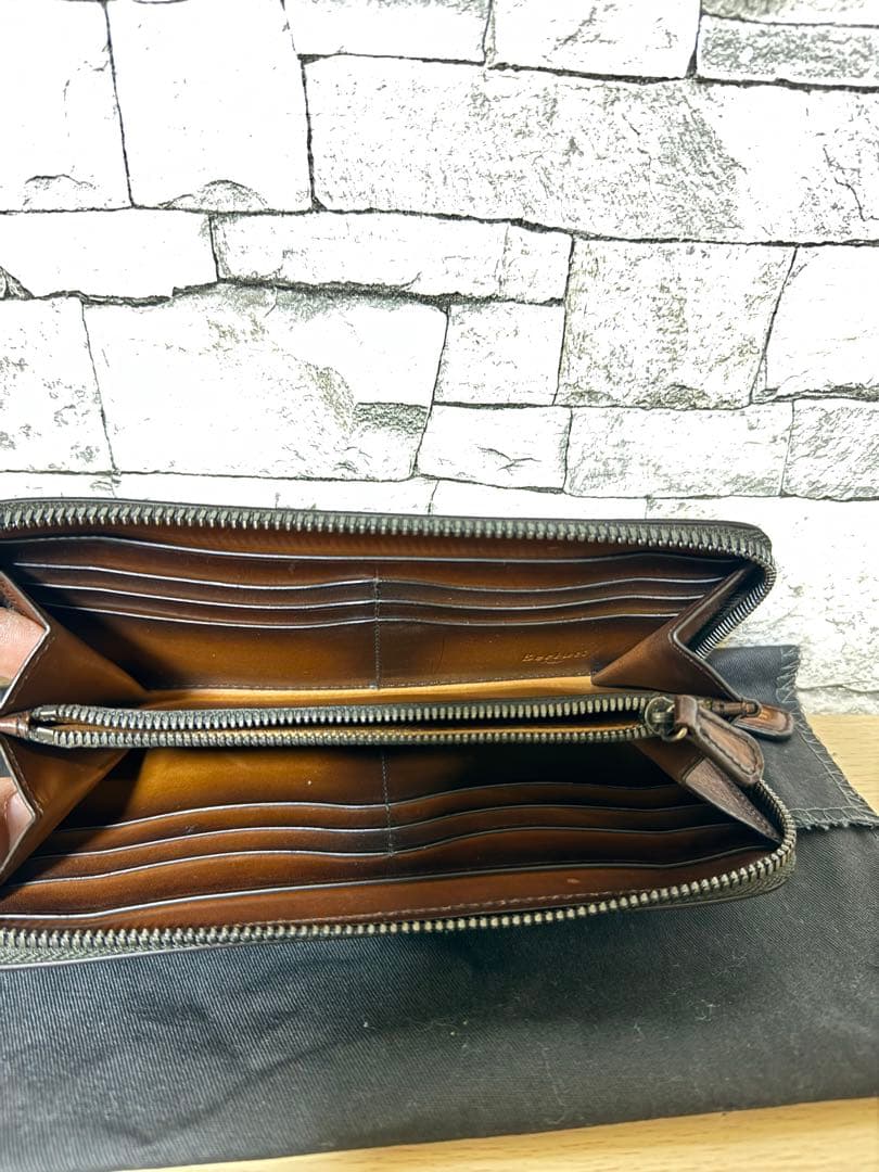 ベルルッティ　財布