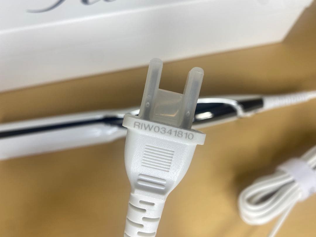 ✨ReFa BEAUTECH ストレートアイロン 2022年製