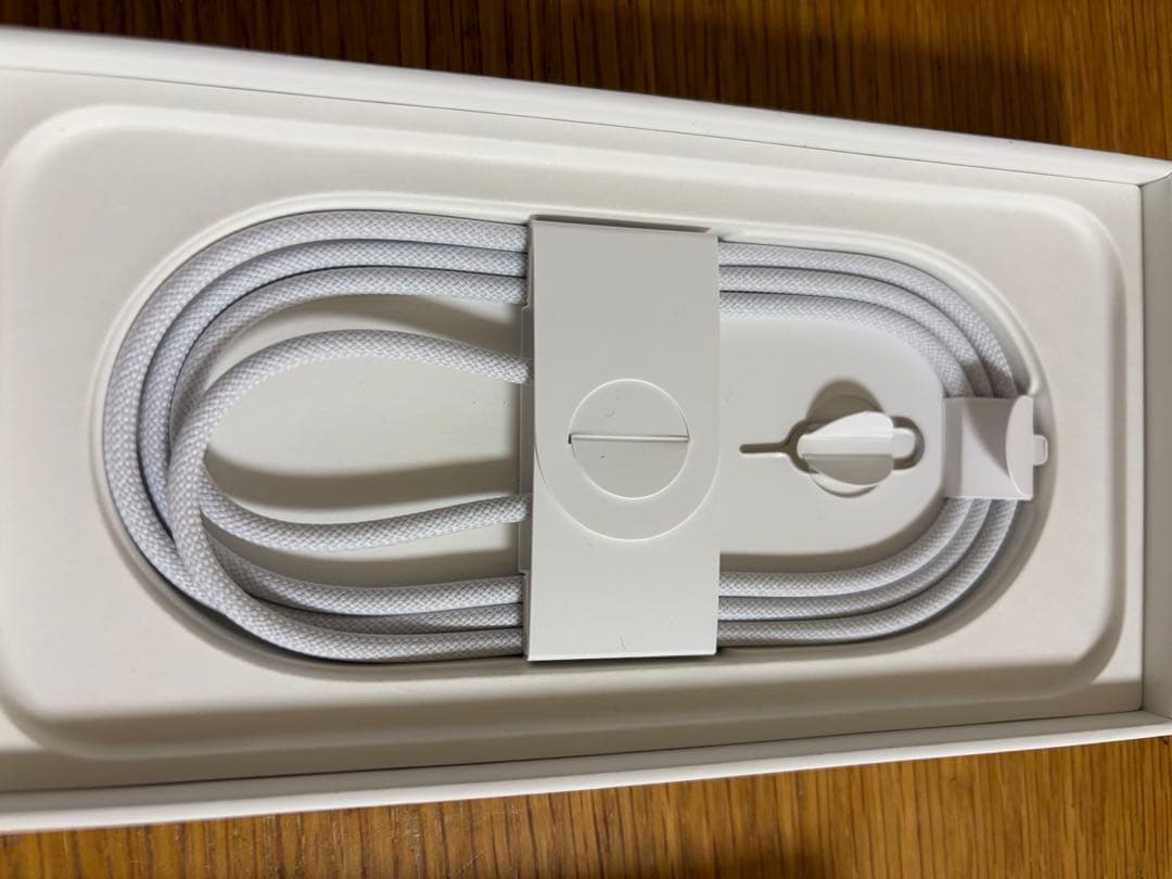 iPhone 16 Pro ナチュラルチタニウム 本体128GB SIMフリー