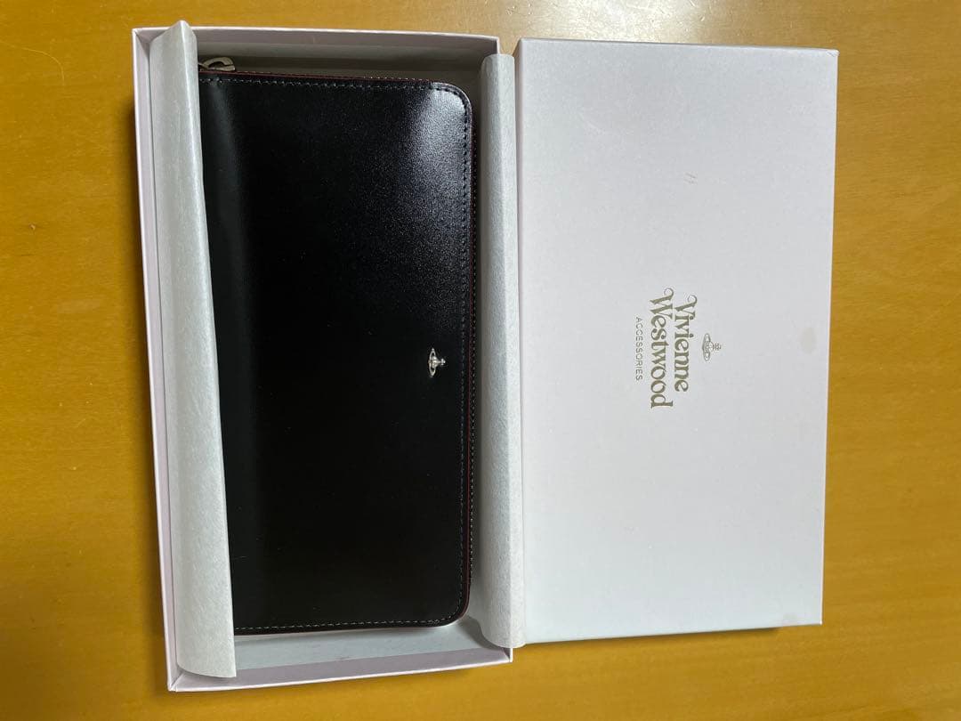 ヴィヴィアン・ウエストウッド（Vivienne Westwood）長財布
