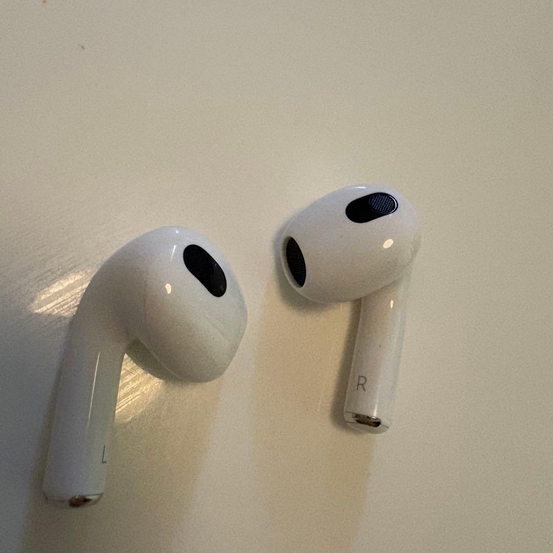 AirPods (第3世代) 充電ケース付き