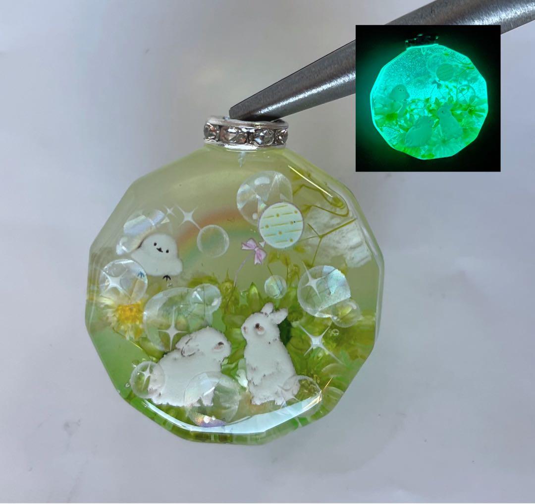 RUKURUKU/虹とうさぎ　蓄光　オルゴナイトキーホルダー