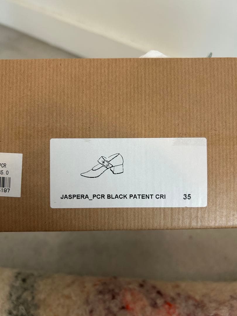 UNISA ブラック ポインテッドトゥ パンプス 35