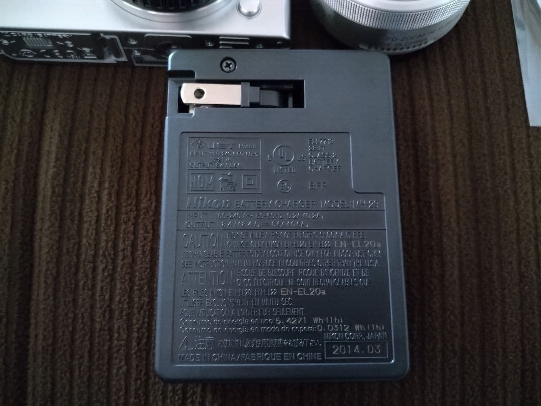 【ほぼ未使用】Nikon 1 J4 MODEL Zoom Lens Kit 純正