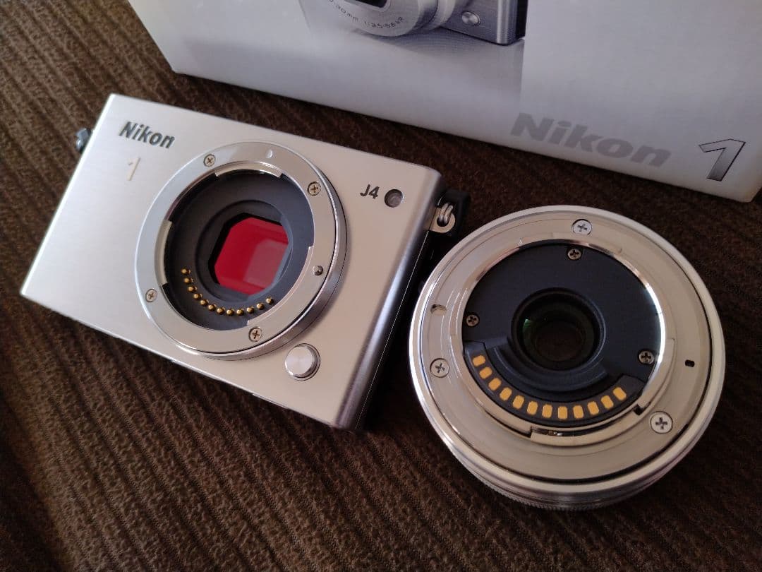 【ほぼ未使用】Nikon 1 J4 MODEL Zoom Lens Kit 純正