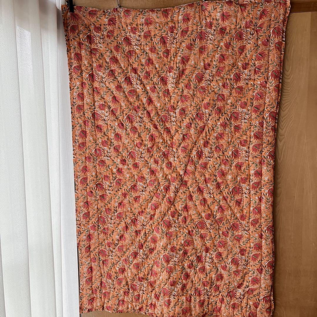 未使用※訳アリ　インド ブロックプリント 中綿入りベビーキルト オレンジ　ラグ