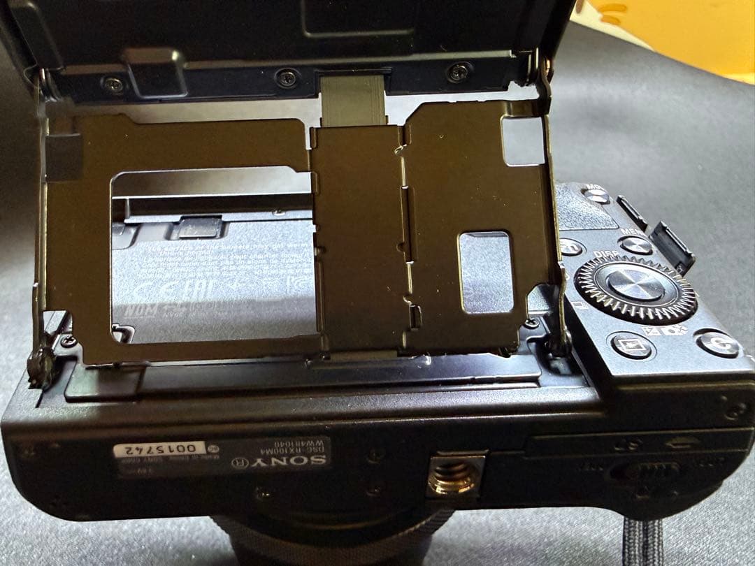 【超美品】SONY RX100 M4 コンパクトデジタルカメラ コンデジ使用数回