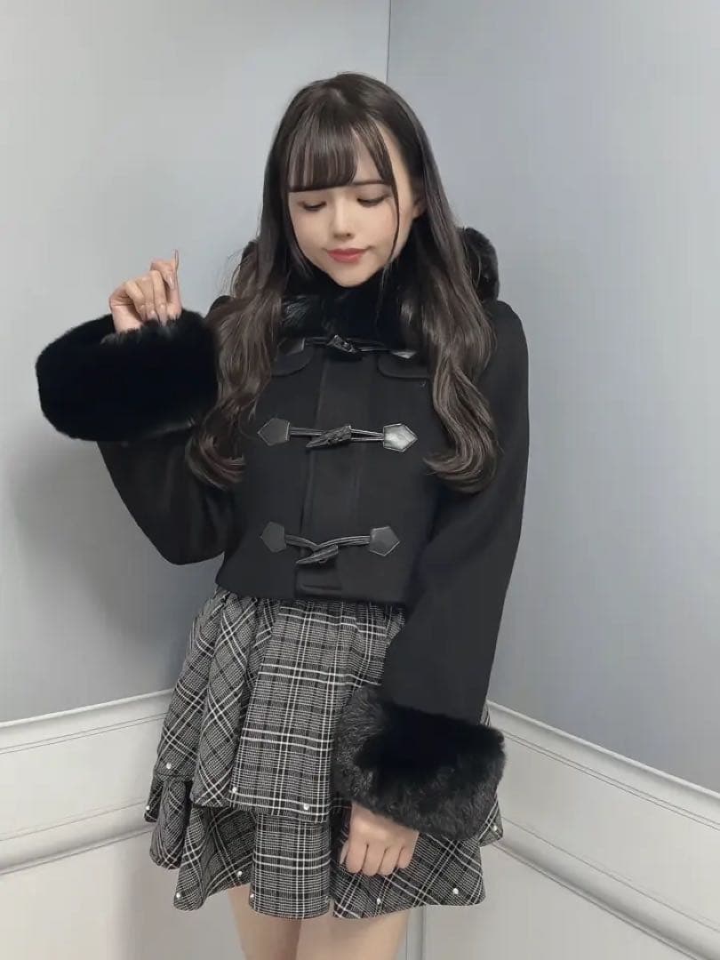 evelyn ファー付き黒ダッフルコート