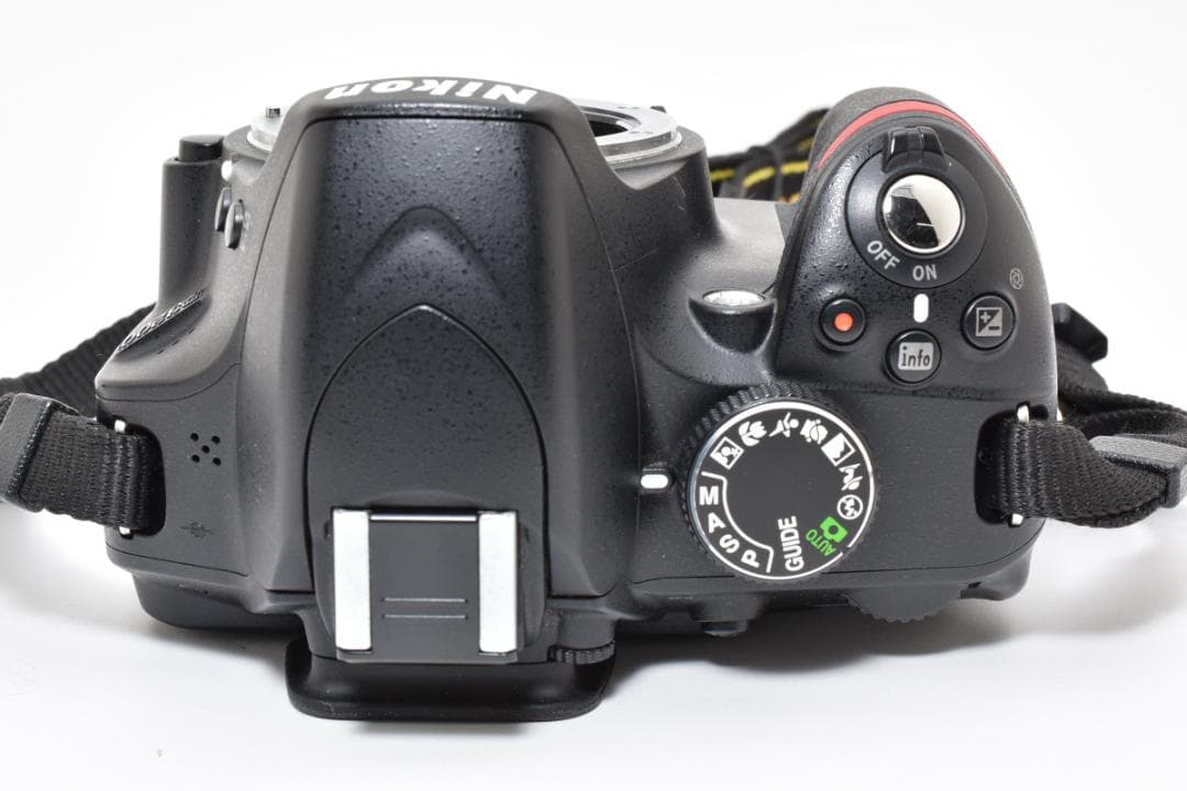 美品 NIKON ニコン D3200 デジタル一眼レフ ボディ H011