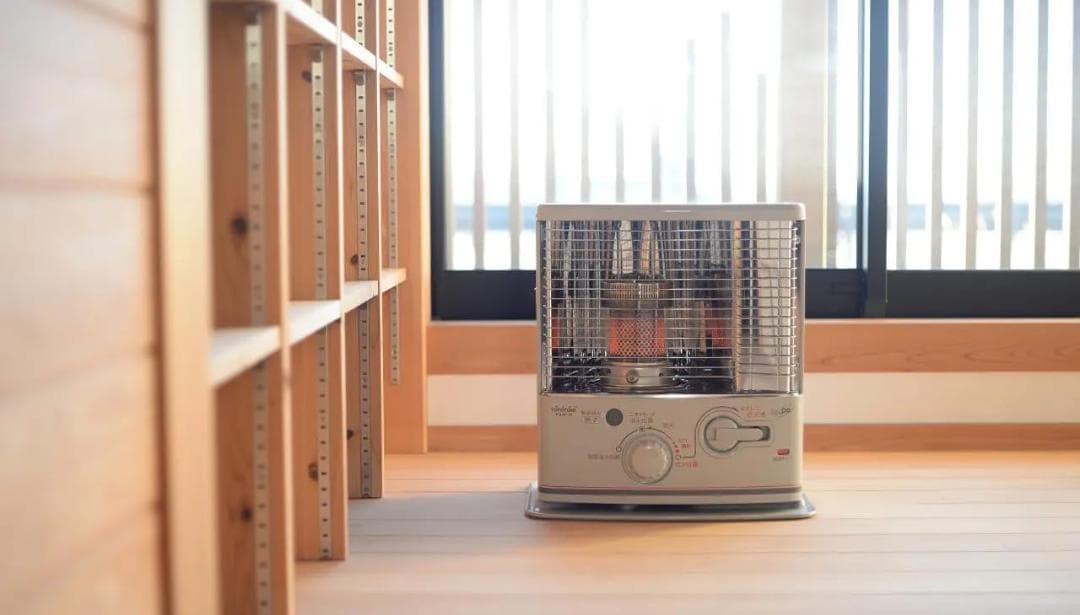 未使用品☆トヨトミ 石油ストーブ ぐるんPa ホワイト RS-G24N(W)