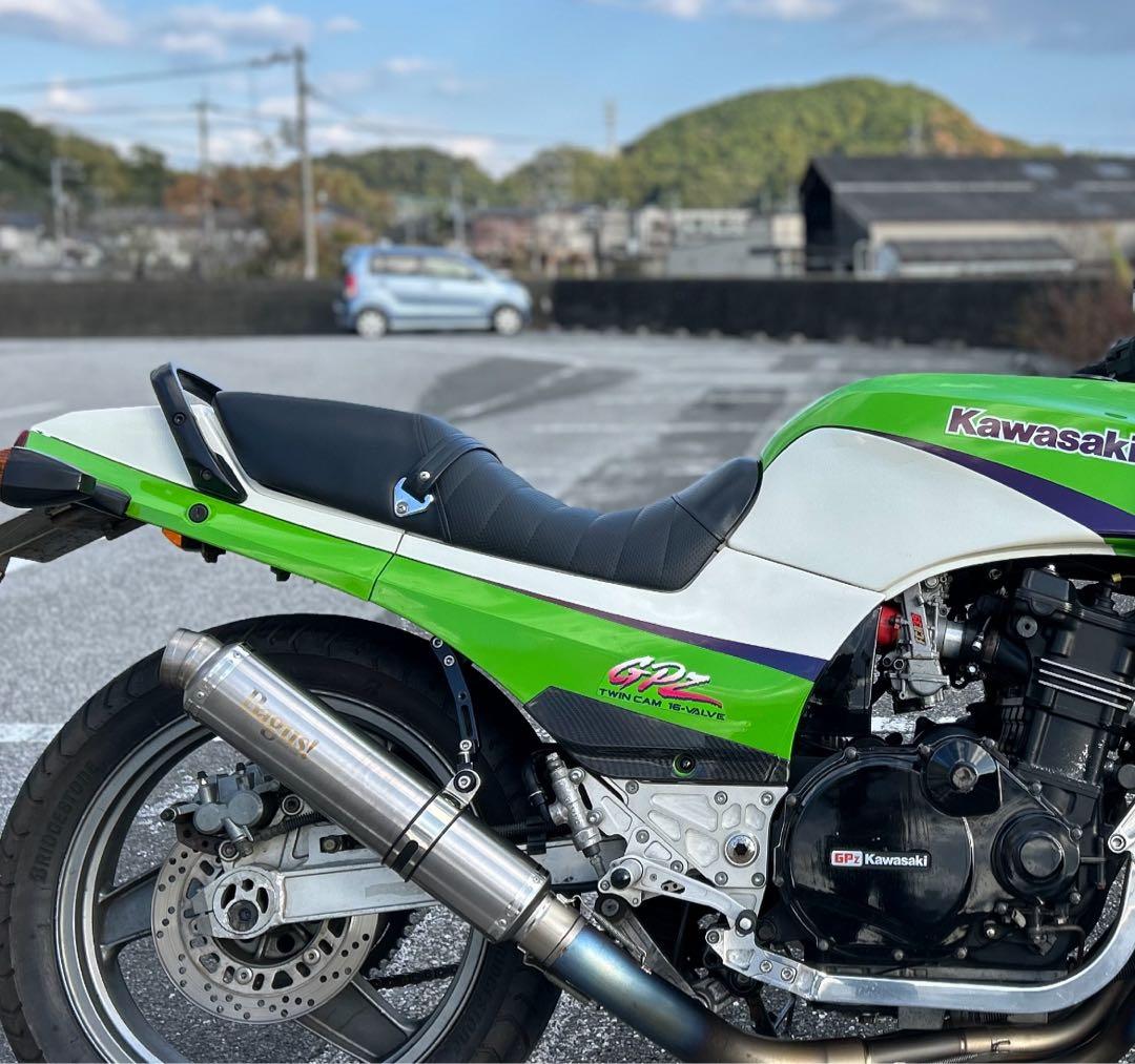 カワサキGPZ 900Rシートgpz900r