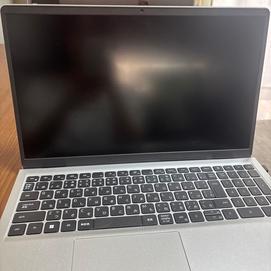 DELL Inspiron 15 3520 ノートパソコン