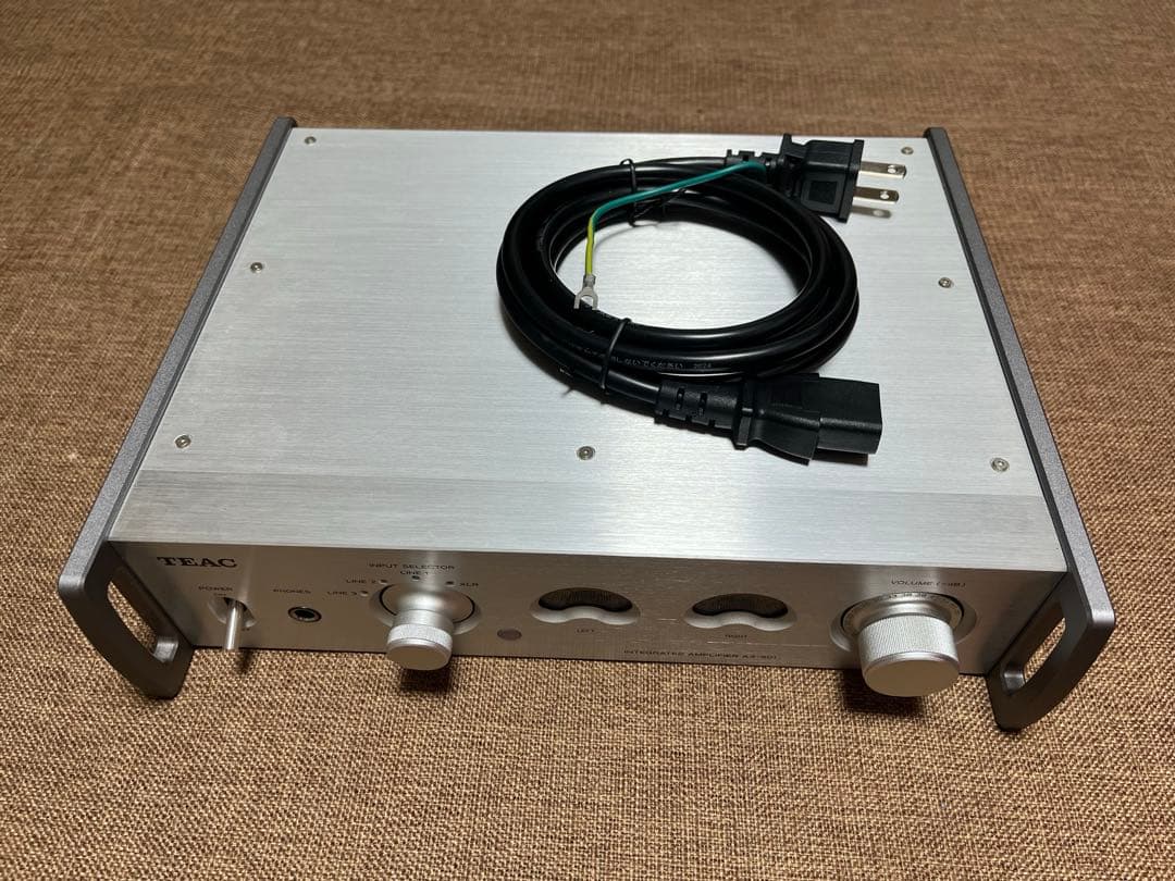 TEAC プリメインアンプ　AX-501 アコリバ電源線付き　☆