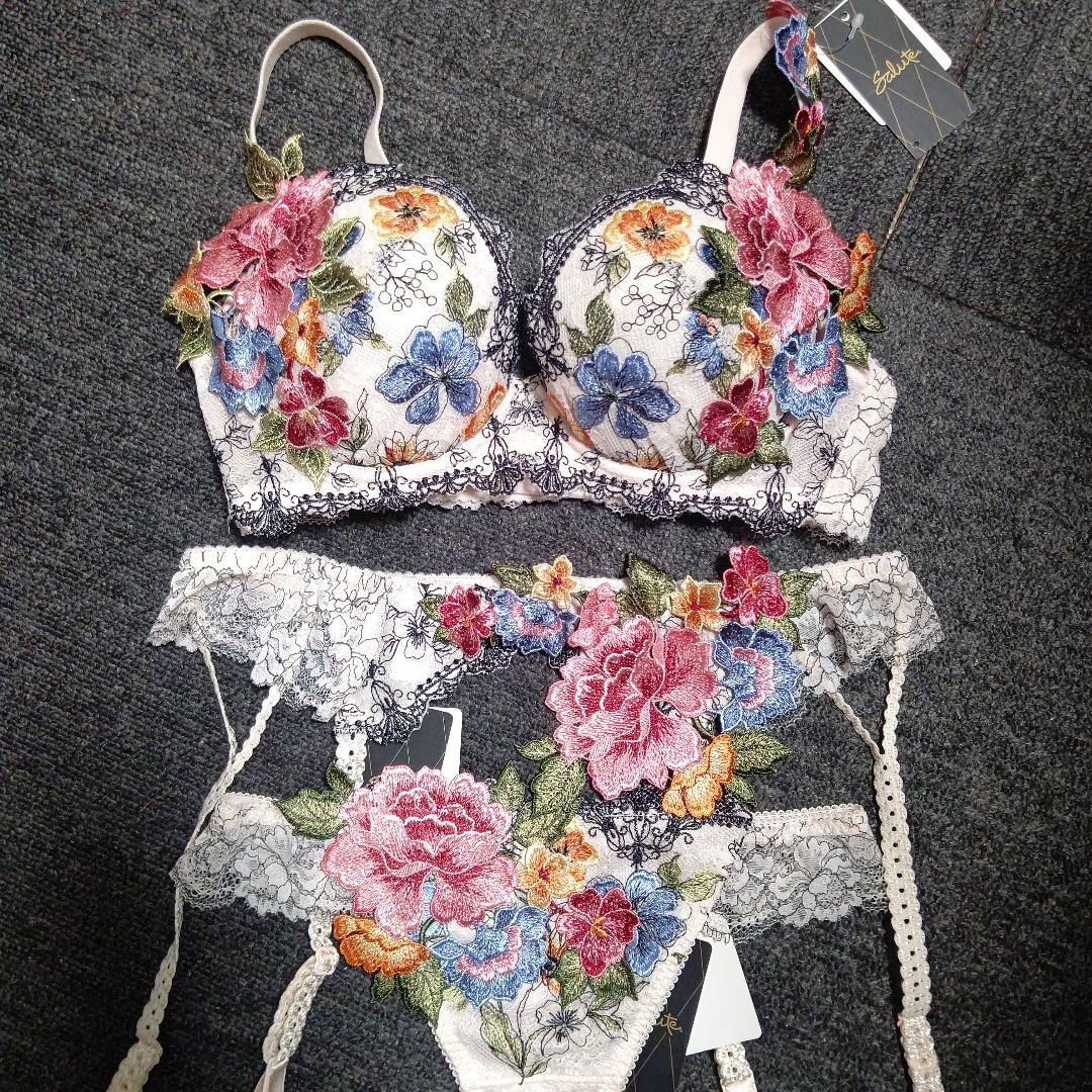 新品タグ付き Wacoal サルート 店舗限定品 フォークロア 4点セット