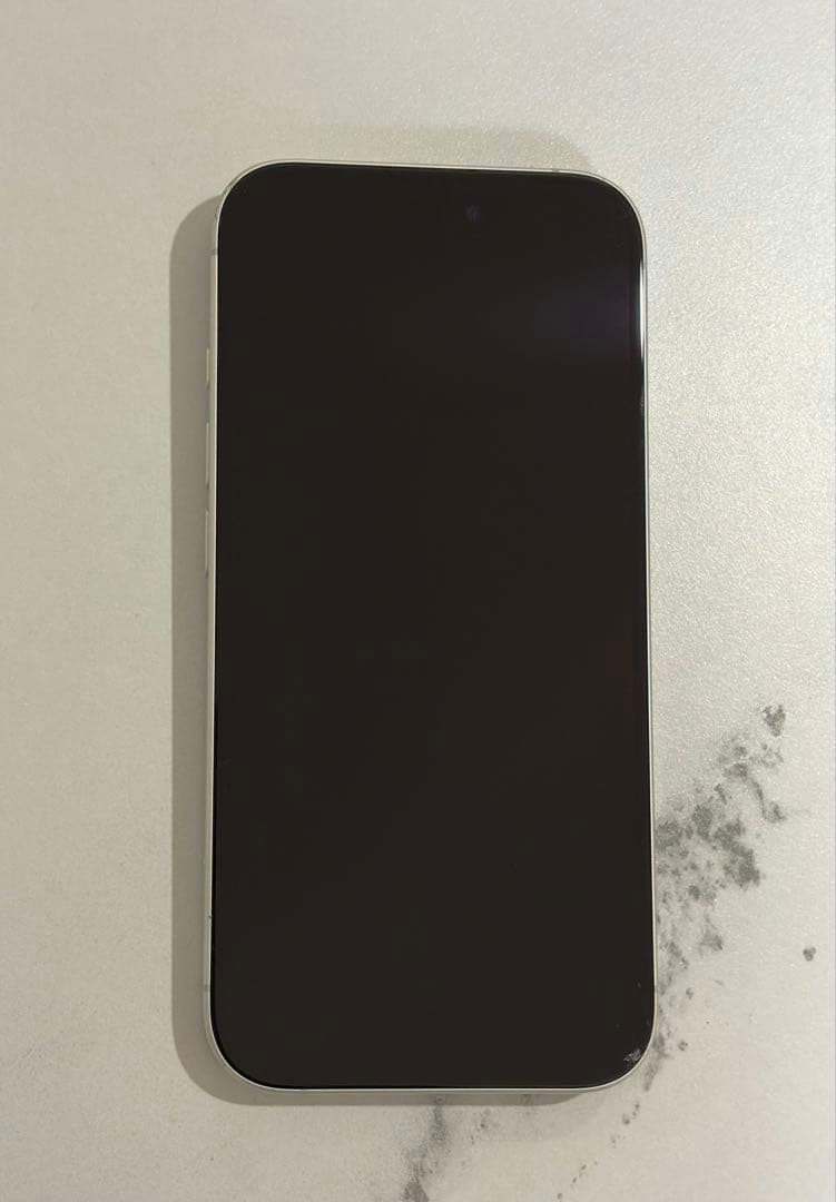 iPhone16 128GB ホワイト ※一部画面割れ、傷有り