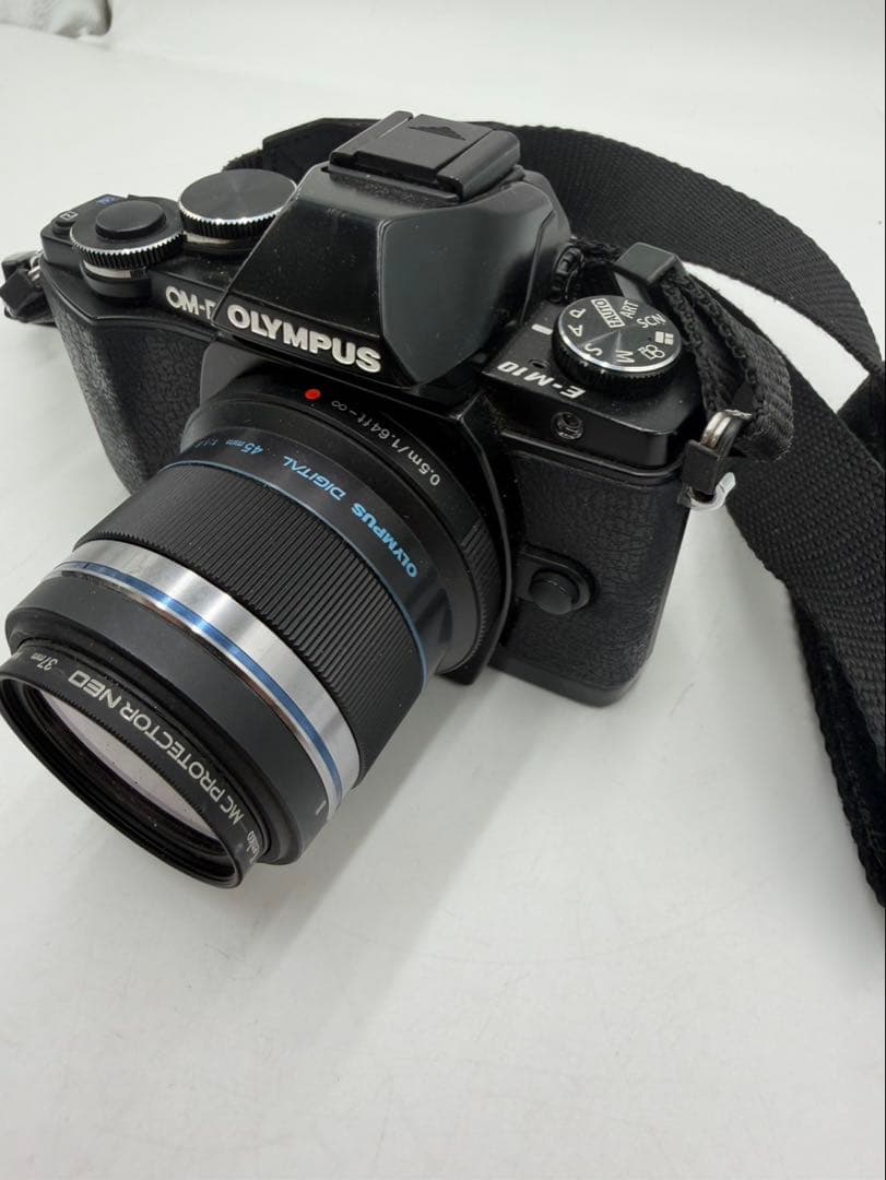 デジタルカメラ OLYMPUS OM-D E-M10 45mm 1:1.8