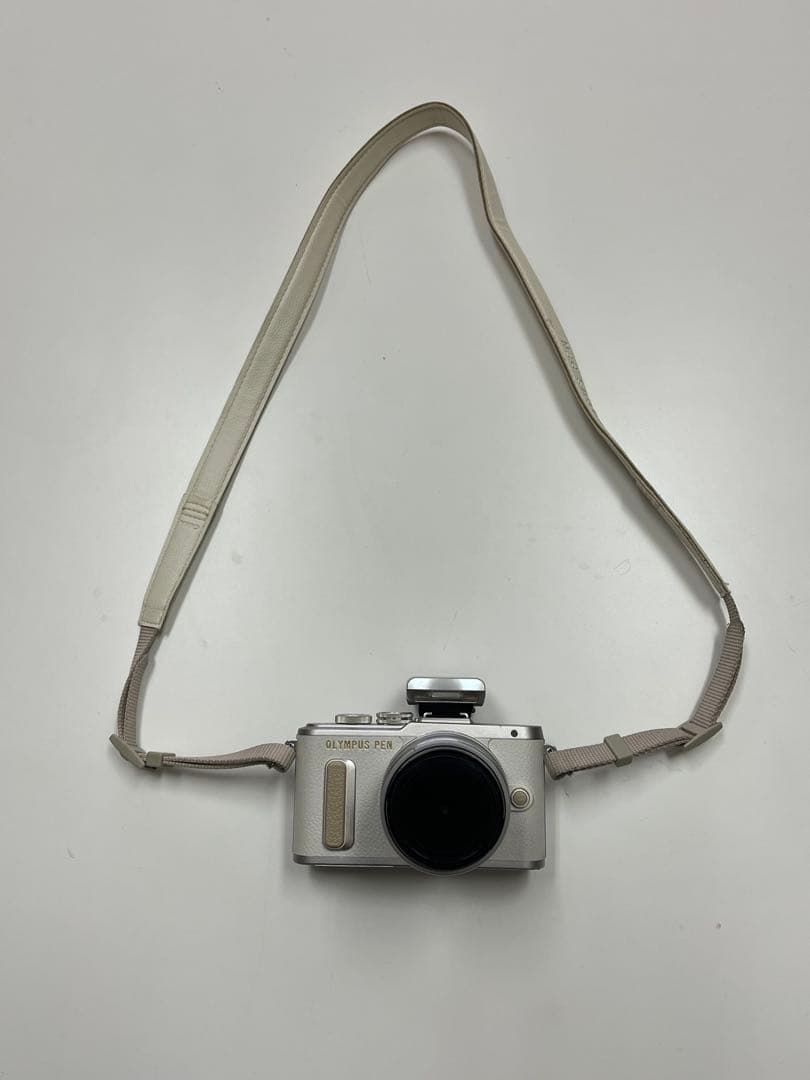 OLYMPUS PEN E-PL8 25mmレンズ付