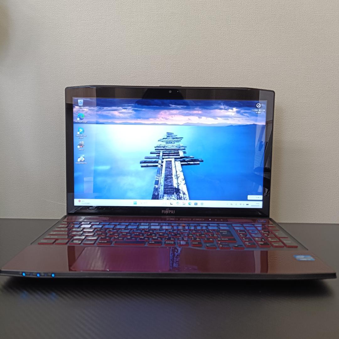 ノートPC Core i7 Windows11 SSD メモリ8GB 富士通 赤