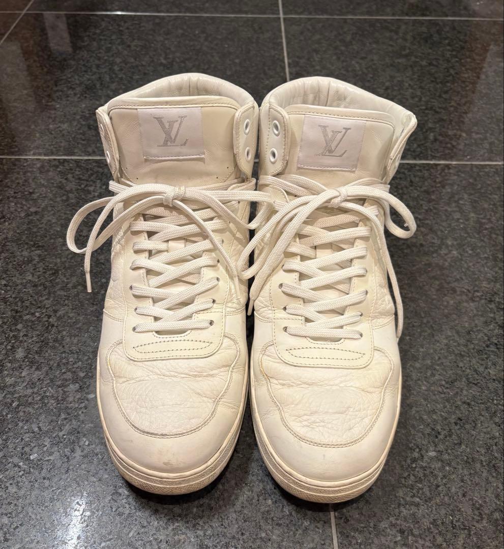 ルイヴィトン エンボス モノグラムハイカットスニーカー
