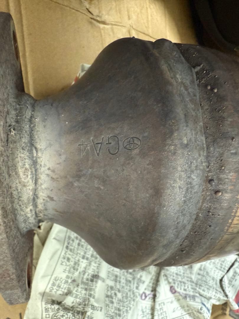 30セルシオ純正触媒　GA4