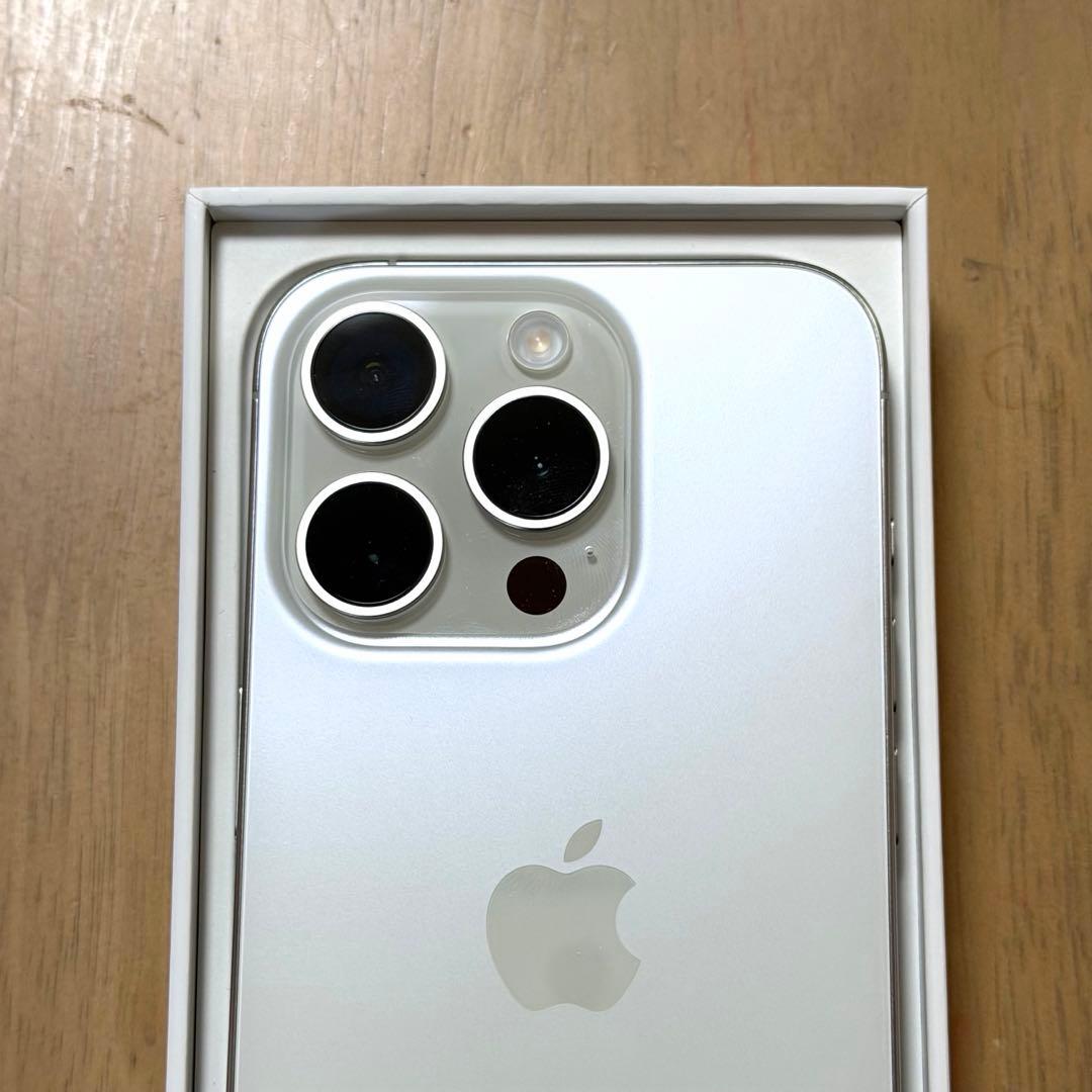 新品 Apple IPhone15pro 256GB ホワイトチタニウム