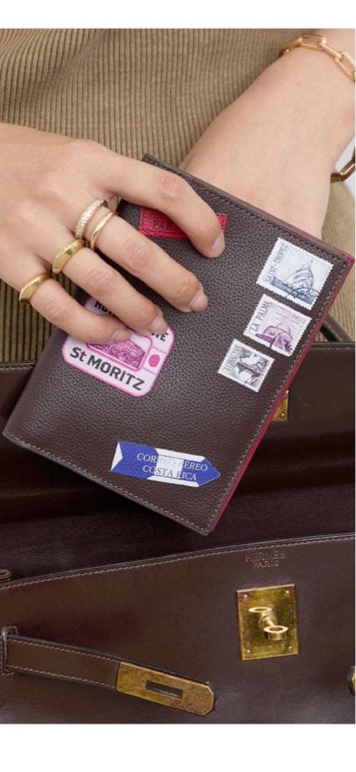 未開封Deuxieme Classe BTN Passport Holder