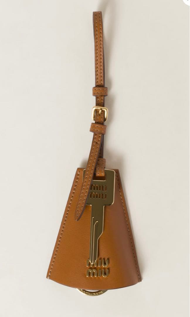 新品未使用 Miu Miu レザー キーケース 完売品