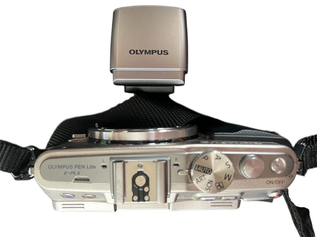 オリンパス E-PL5 ミラーレスー眼 レンズ　3個付き　送料込み