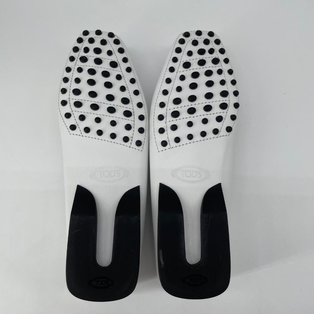 15085✨未使用級✨トッズ ゴンミーニ ドライビングシューズ レザー 白