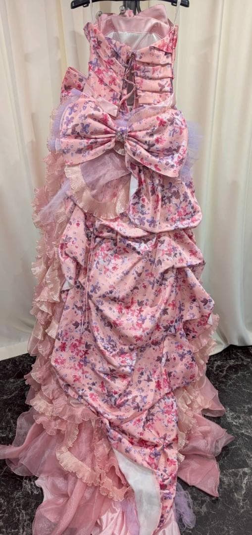 フリル花柄ピンク　コスプレ　衣装　ウエディング　カラードレス