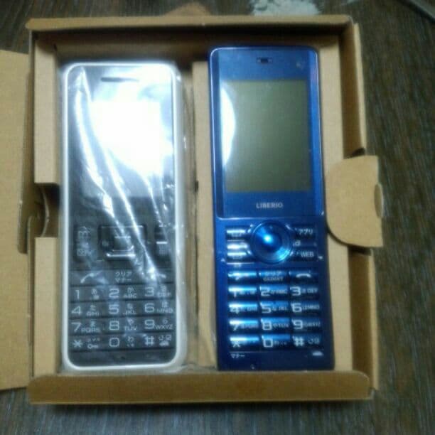 ウエルコム京セラ、ガラケー３台！