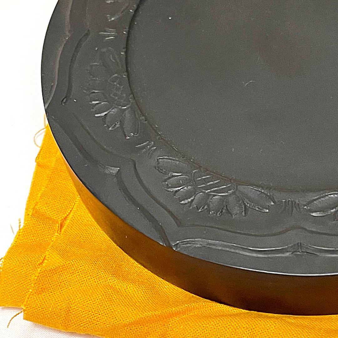 美品 雨端硯 十一世 雨宮静軒 円形花紋彫 玉礎硯 共箱付き