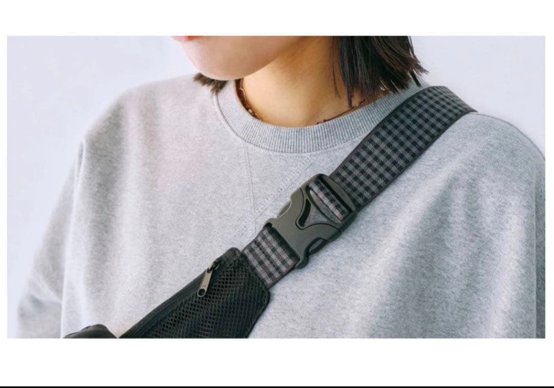 ファミリア　ニューエラ　ボディバッグ