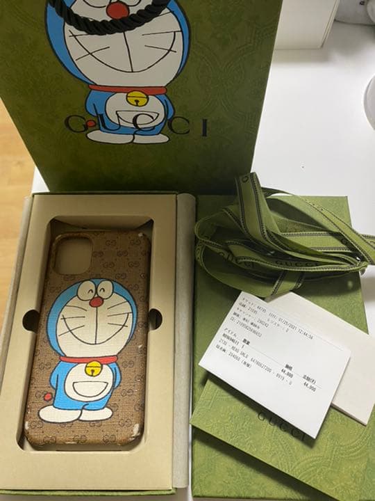 GUCCIドラえもん　iPhone11ケース