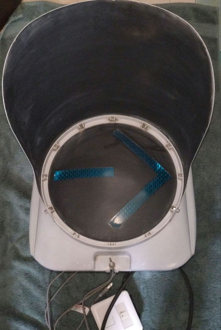 小糸工業の矢印信号機本物