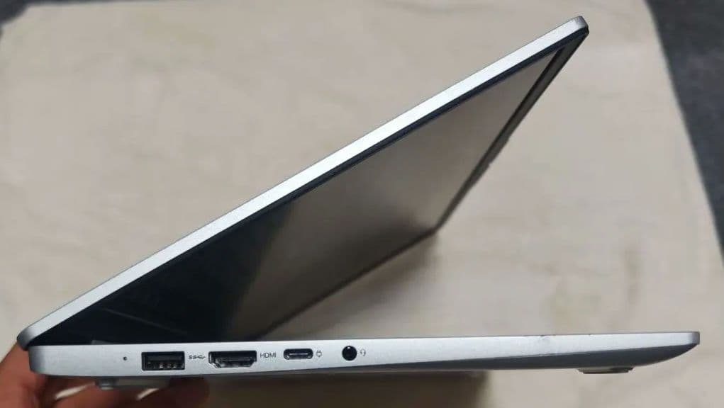 Lenovo IdeaPad Slim 5 Light 14ABR8 中古