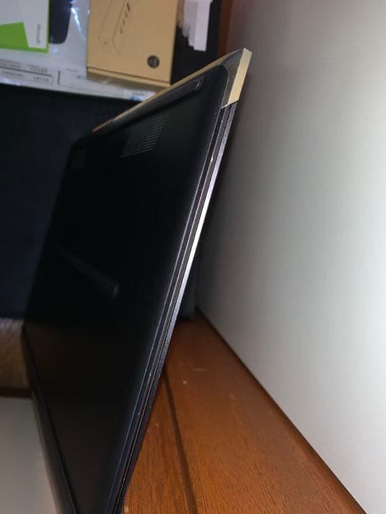 HP Spectre 13-v108TU(最薄デザインモデル)1.1kg