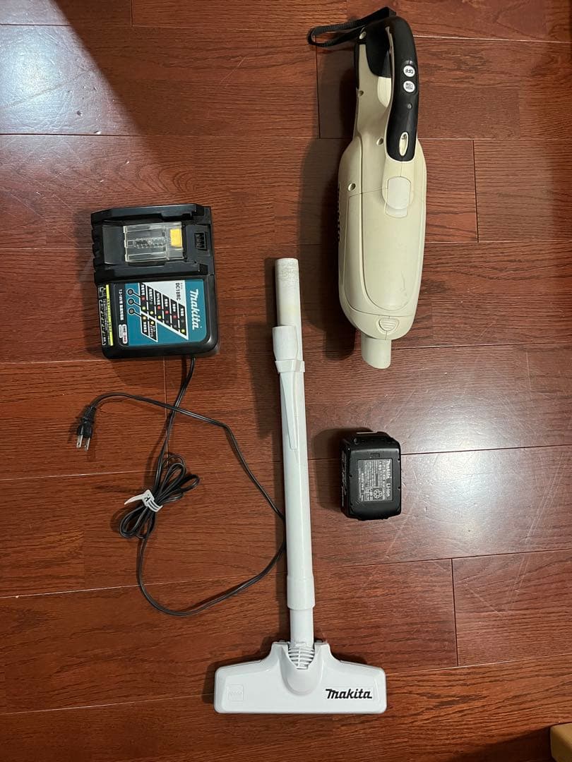 Makita スティッククリーナー CL182FD 本体　バッテリーセット