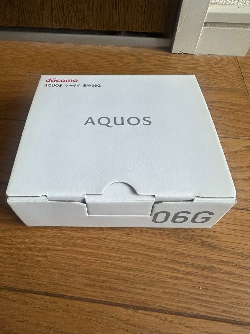 docomo AQUOS ケータ SH-06G ホワイト　充電器ドックセット