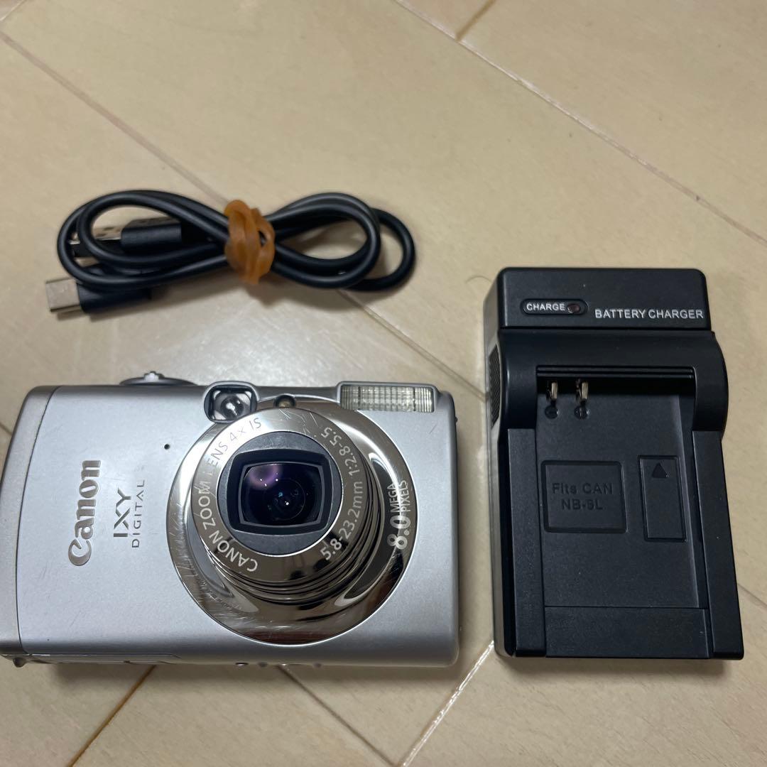 Canon IXY Digital 810 IS 本体と充電器　ジャンク