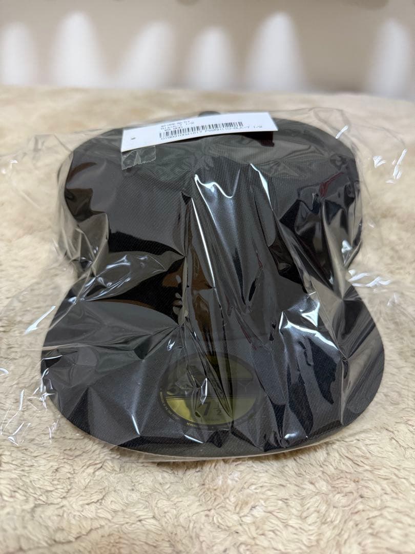 り*ん様 Supreme ANTI HERO NEWERA